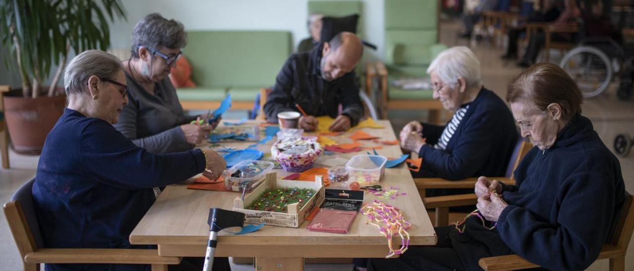 Mayores en una residencia, en Ourense. |  // BRAIS LORENZO