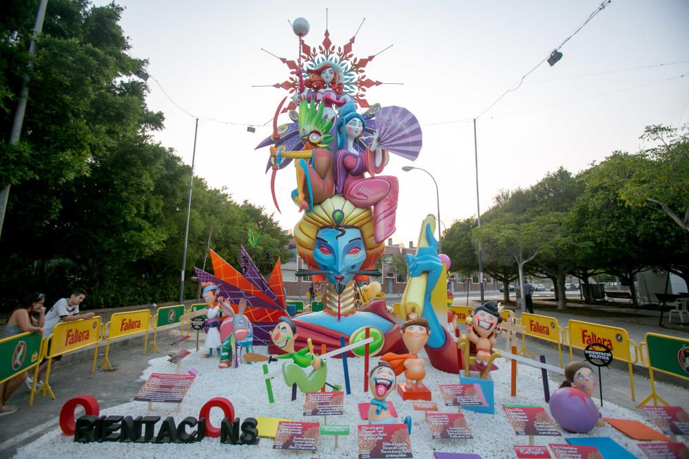 Hoguera Parque Las Avenidas. Segundo premio de Segunda categoría