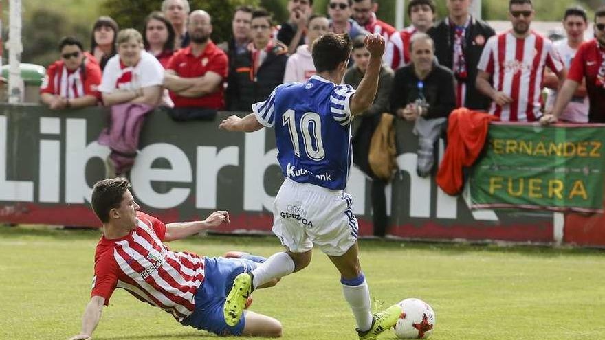 Una acción del Sporting B-Real Sociedad B disputado hace dos semanas en Mareo.