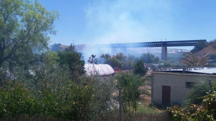Extinguido el incendio en la aldea de Palomar de Puente Genil