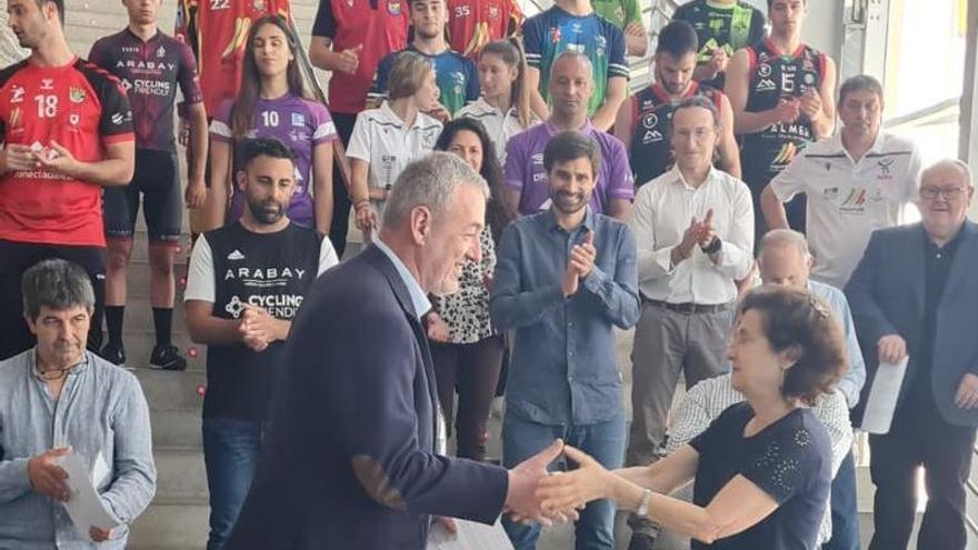 Guillem Boscana, con la consellera Fina Santiago en el acto de patrocinio del Govern.