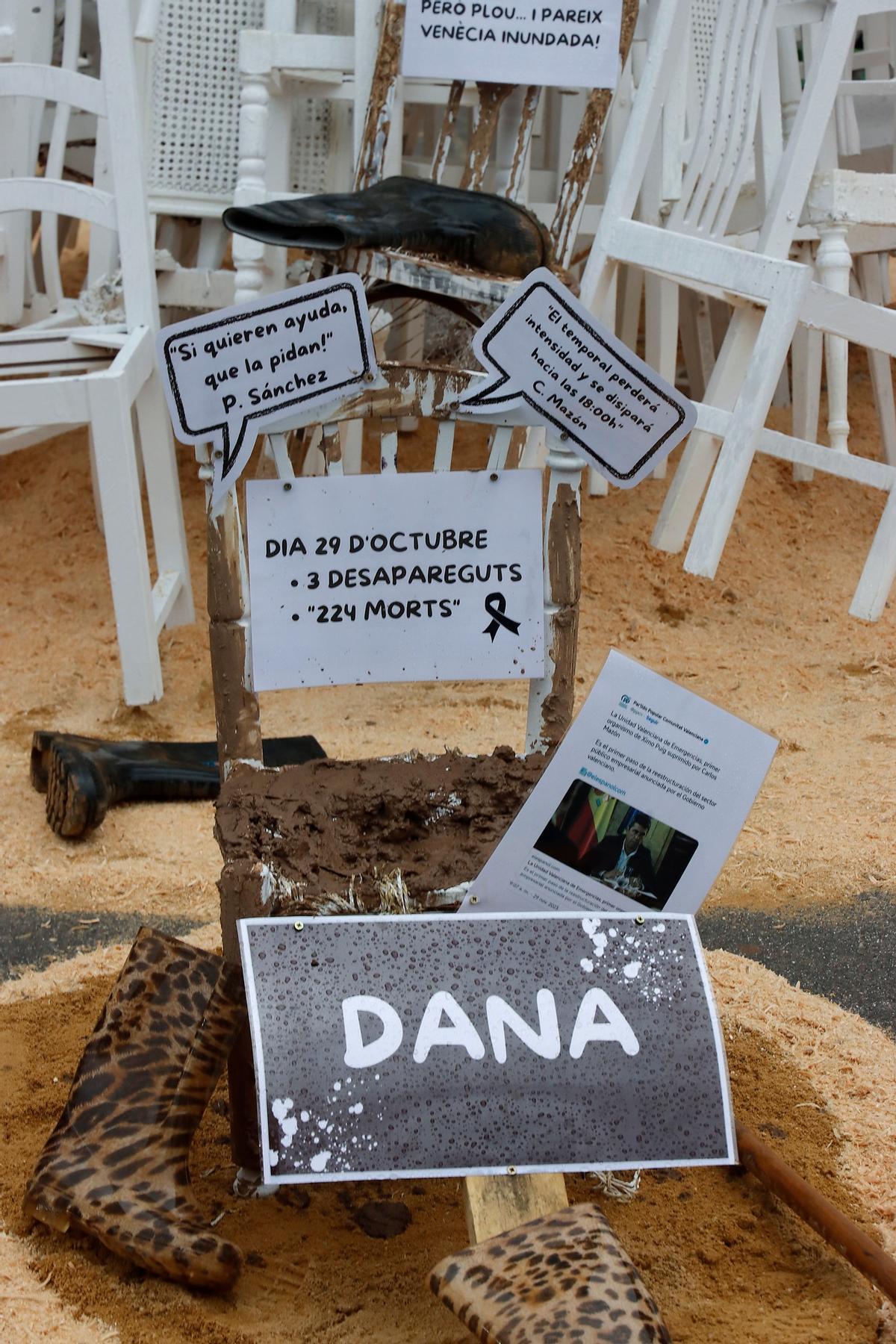 La silla de la falla dedicada a la dana.