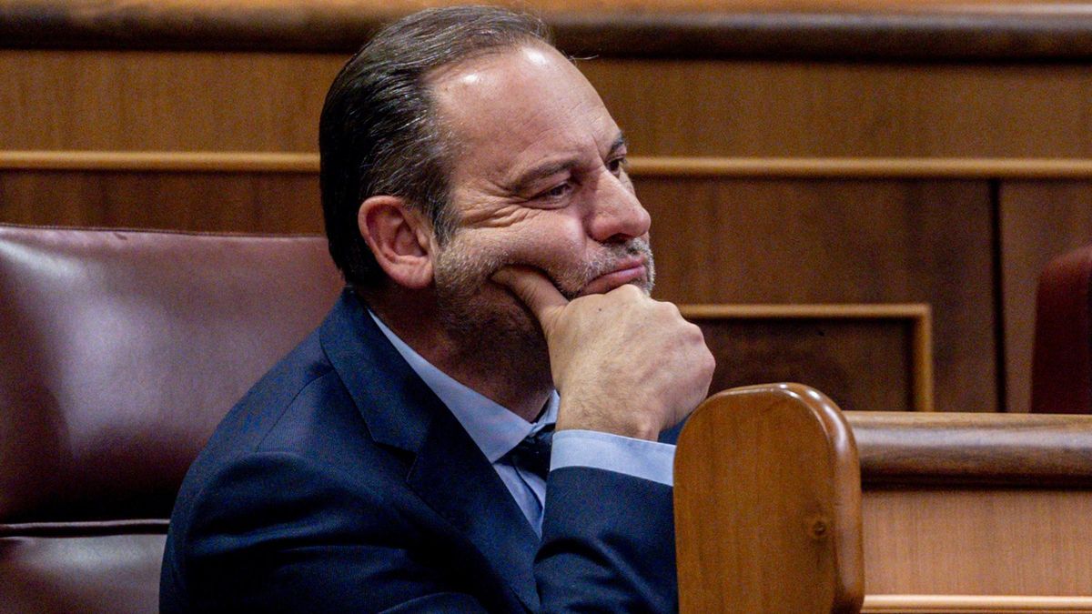 Ábalos pide que declare como testigo su exmujer por su aparición en un programa de Telecinco