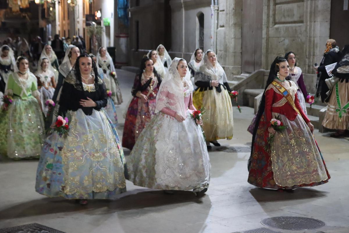 Todas las fotos de la ofrenda del 18 de marzo por la calle San Vicente hasta la 23:30 horas Todas las fotos de la ofrenda del 18 de marzo por la calle San Vicente hasta la 23:30 horas