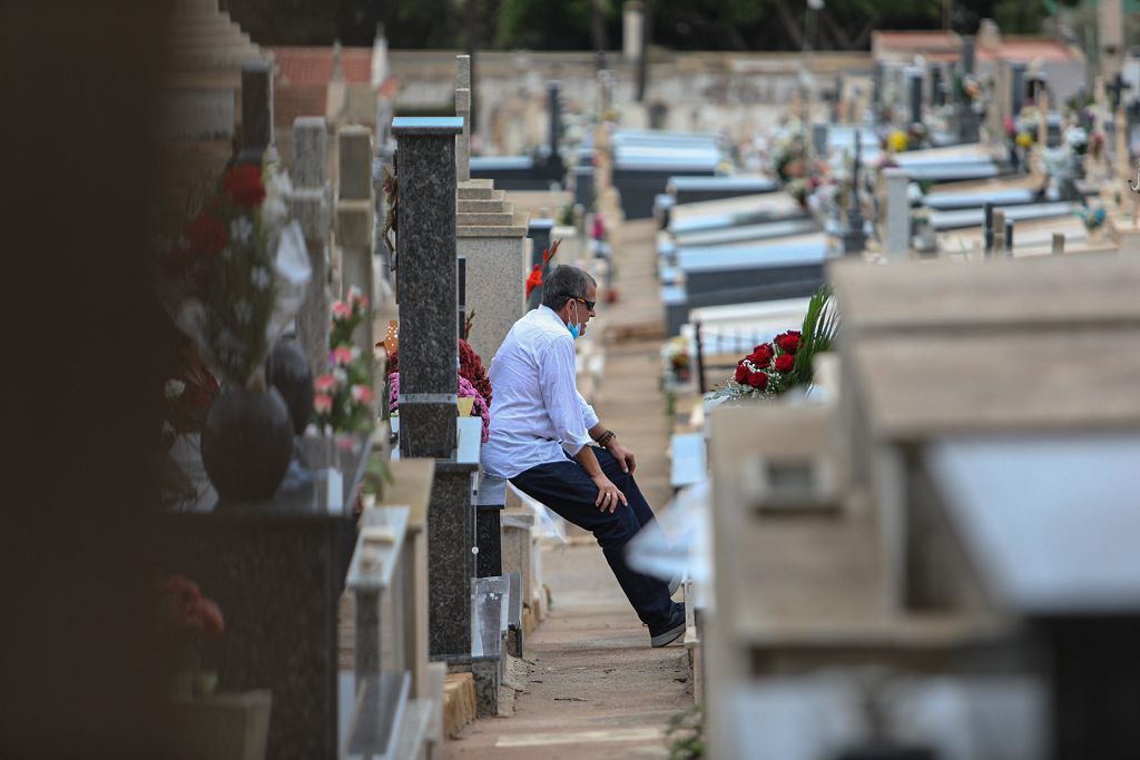 Cementerio de Los Remedios de Cartagena en el Día de Todos los Santos