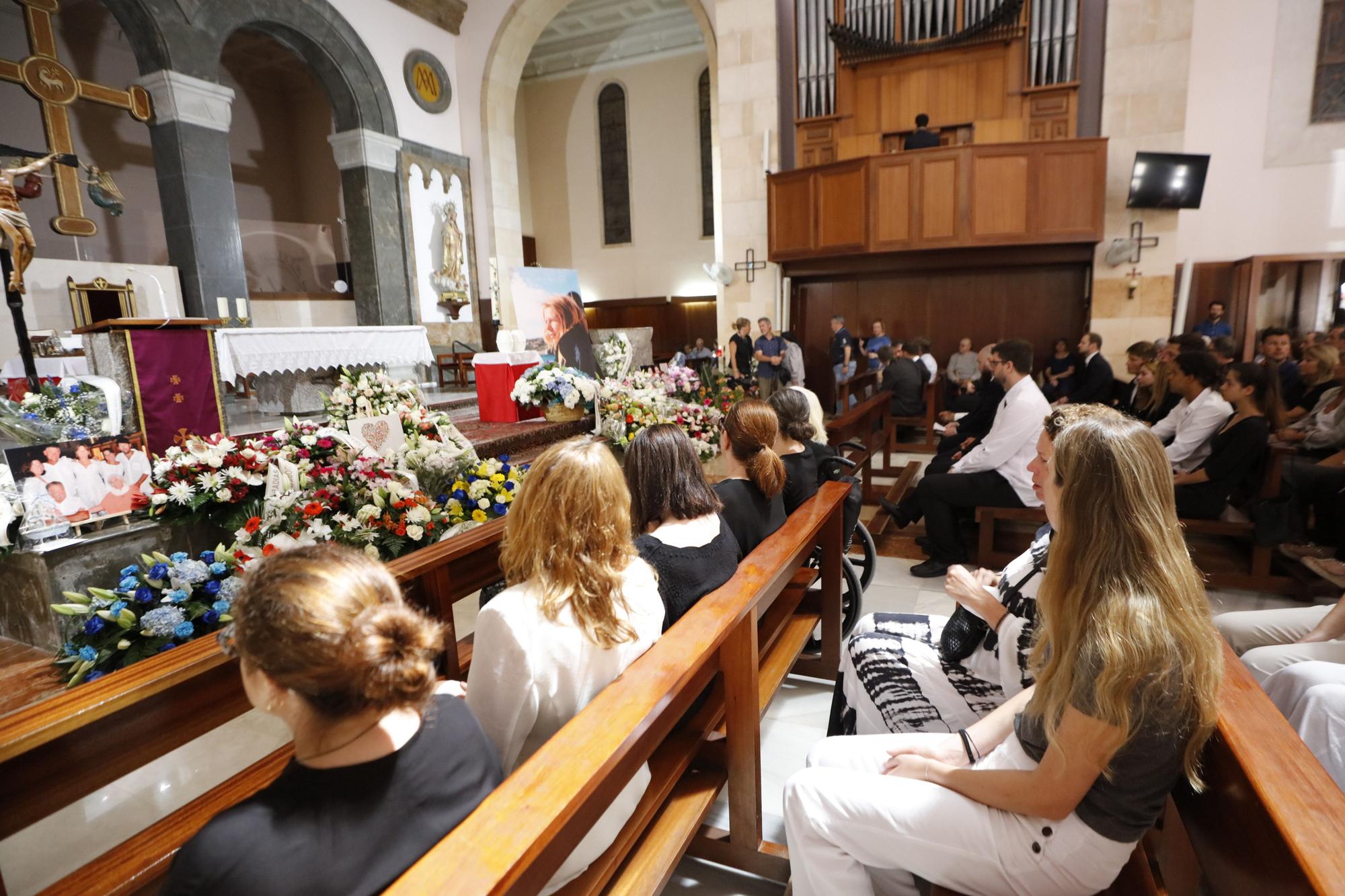 Galería de imágenes del funeral de la exalcaldesa de Vila Virginia Marí