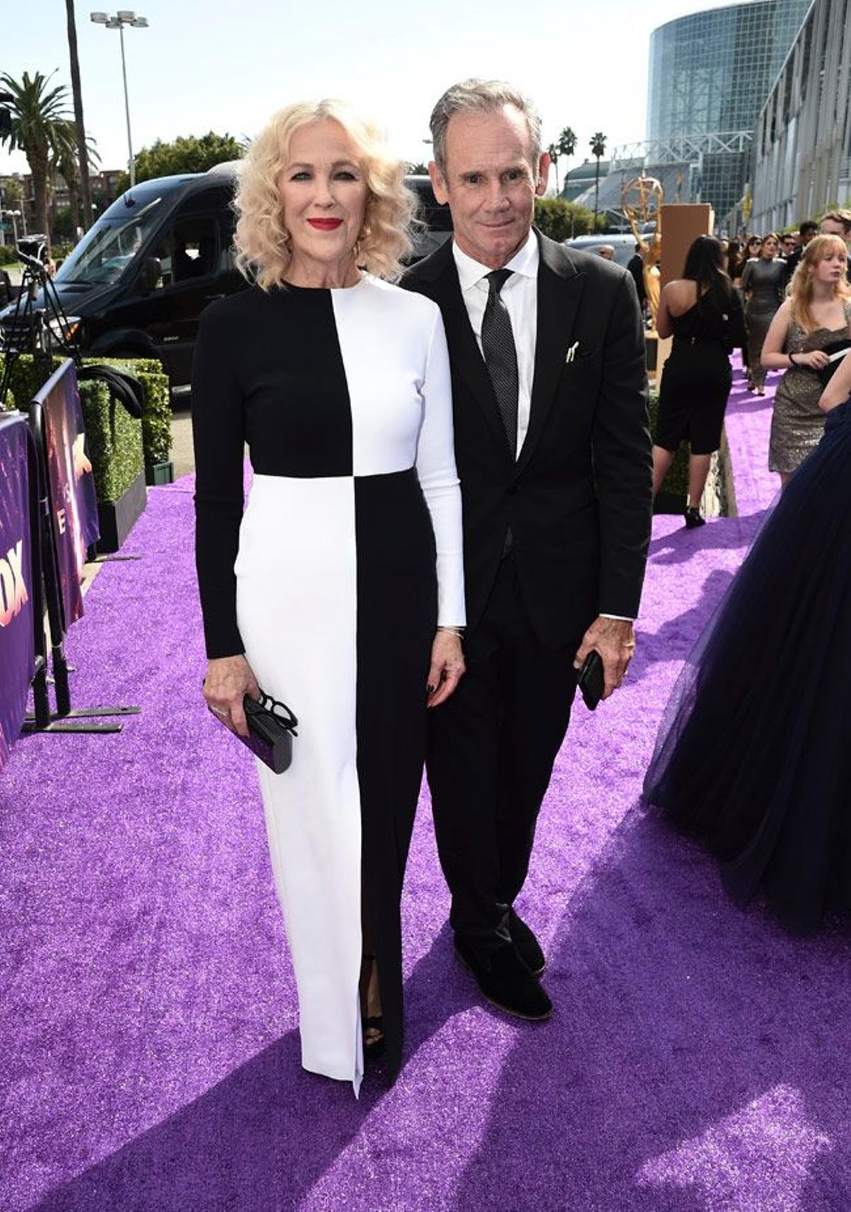 Catherine O'Hara y Bo Welch en los Premios Emmy 2019