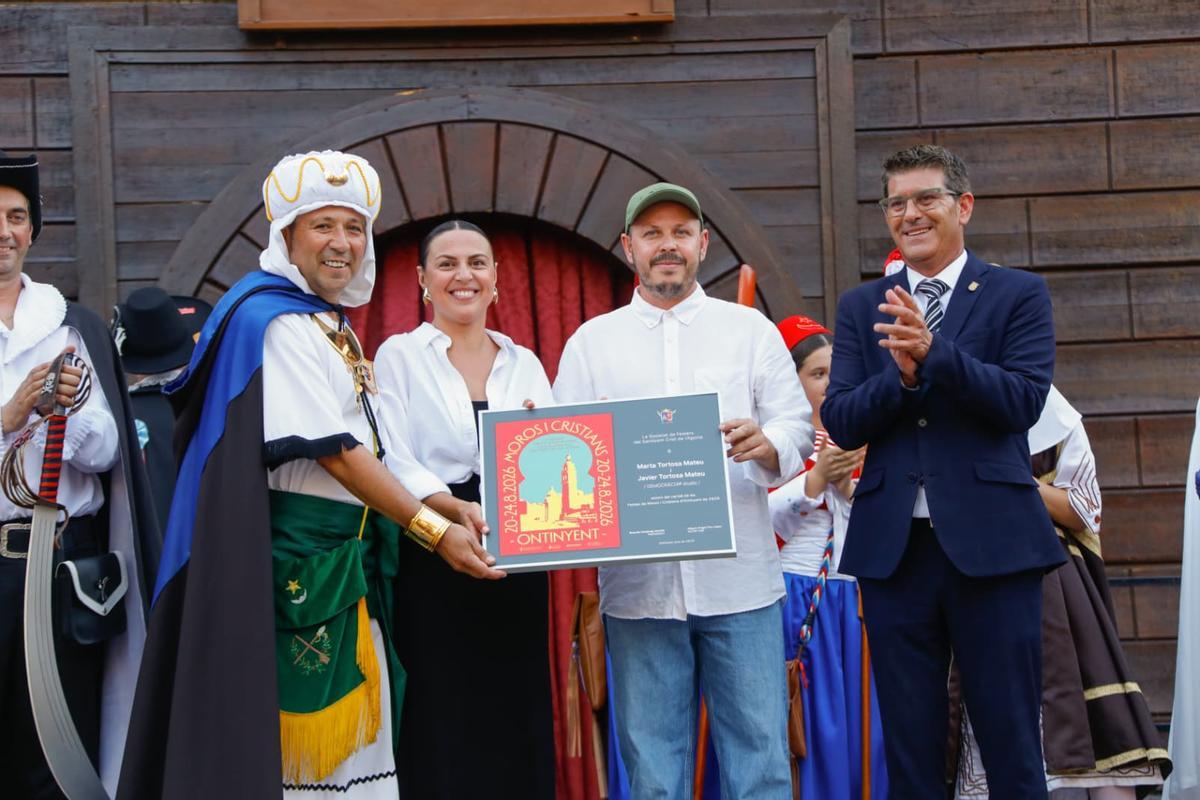 Publicació de las fiestas de Moros y Cristianos de Ontinyent, el pasado sábado.
