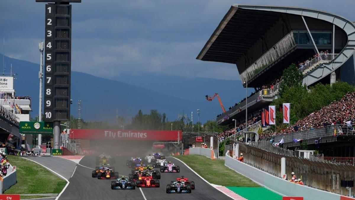 Salida del Gran Premio de España de F-1, celebrado hoy en el Circuit de Catalunya.