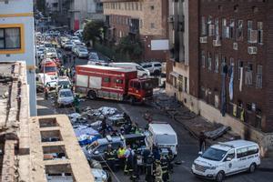 Al menos 73 muertos y 52 heridos en el incendio de un edificio en Johannesburgo