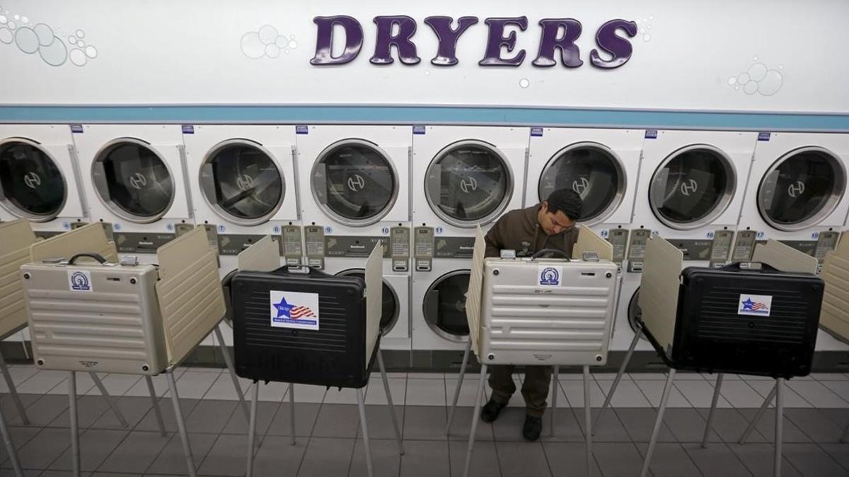 Votación en una lavandería de Chicago.