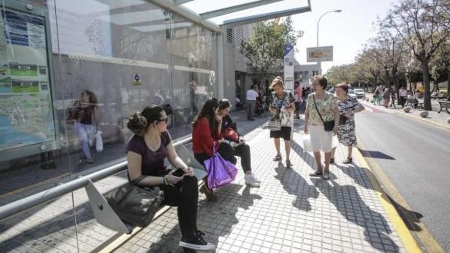 Las mujeres podrán decidir la parada del bus nocturno en Hogueras