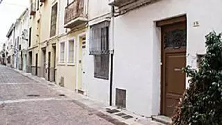 Chollazo inmobiliario en Valencia: una casa de pueblo muy cerca de la playa por menos de 100.000 euros