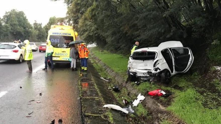 Imagen del accidente en la A-55, en Tui. // TVG