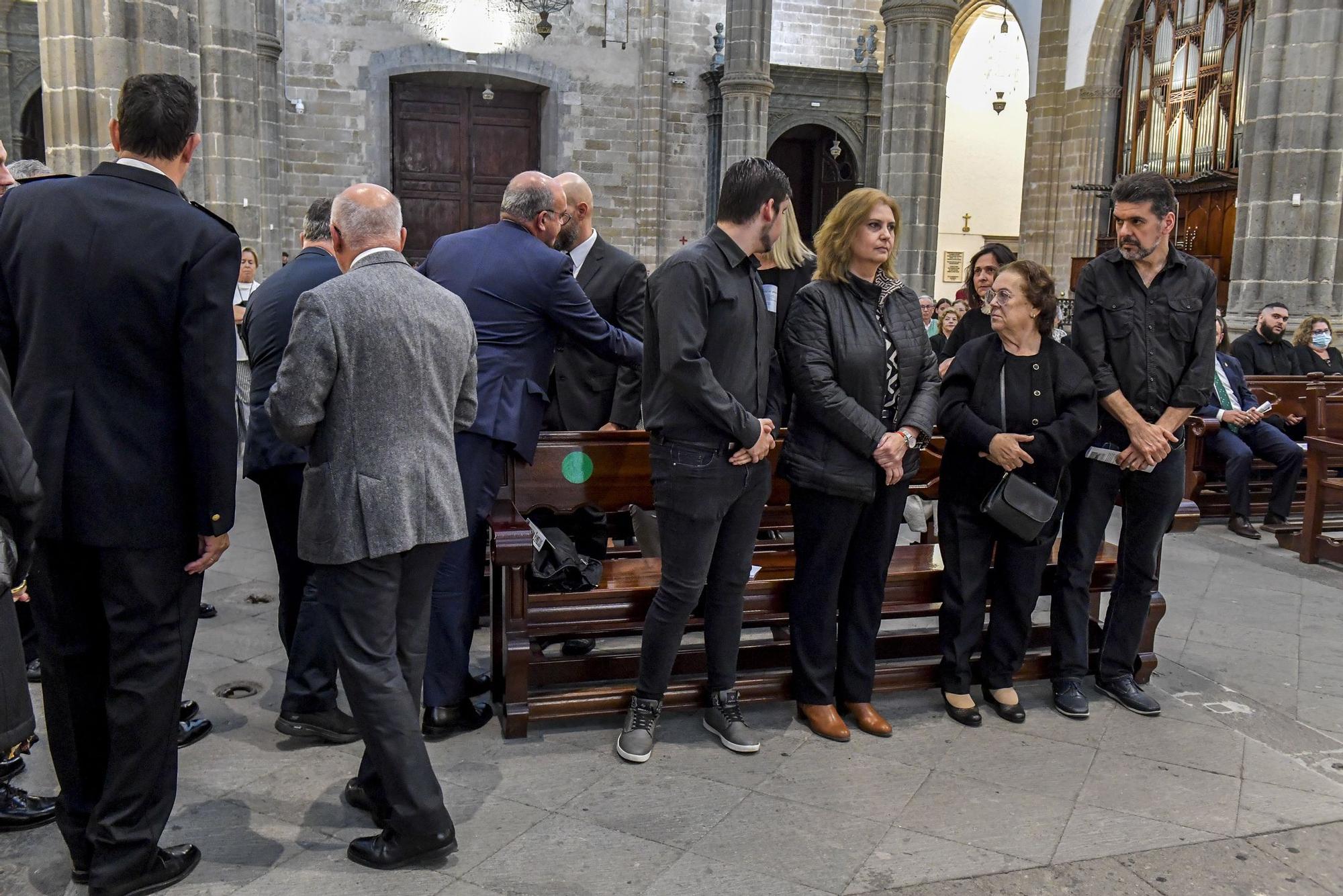 Funeral en Santa Ana por la familia grancanaria fallecida en un accidente de tráfico en Rumanía