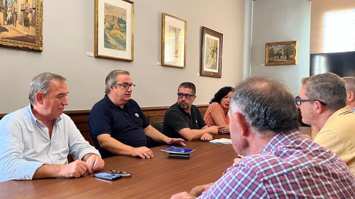 Els regidors de Seguretat Ciutadana del Baix Empordà es reuneixen amb el president de l'Audiència Provincial.