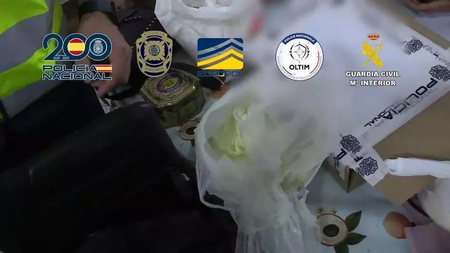 Dos detenidos en Palma en una operación contra una organización que transportaba drogas de España a Argelia y volvía con migrantes