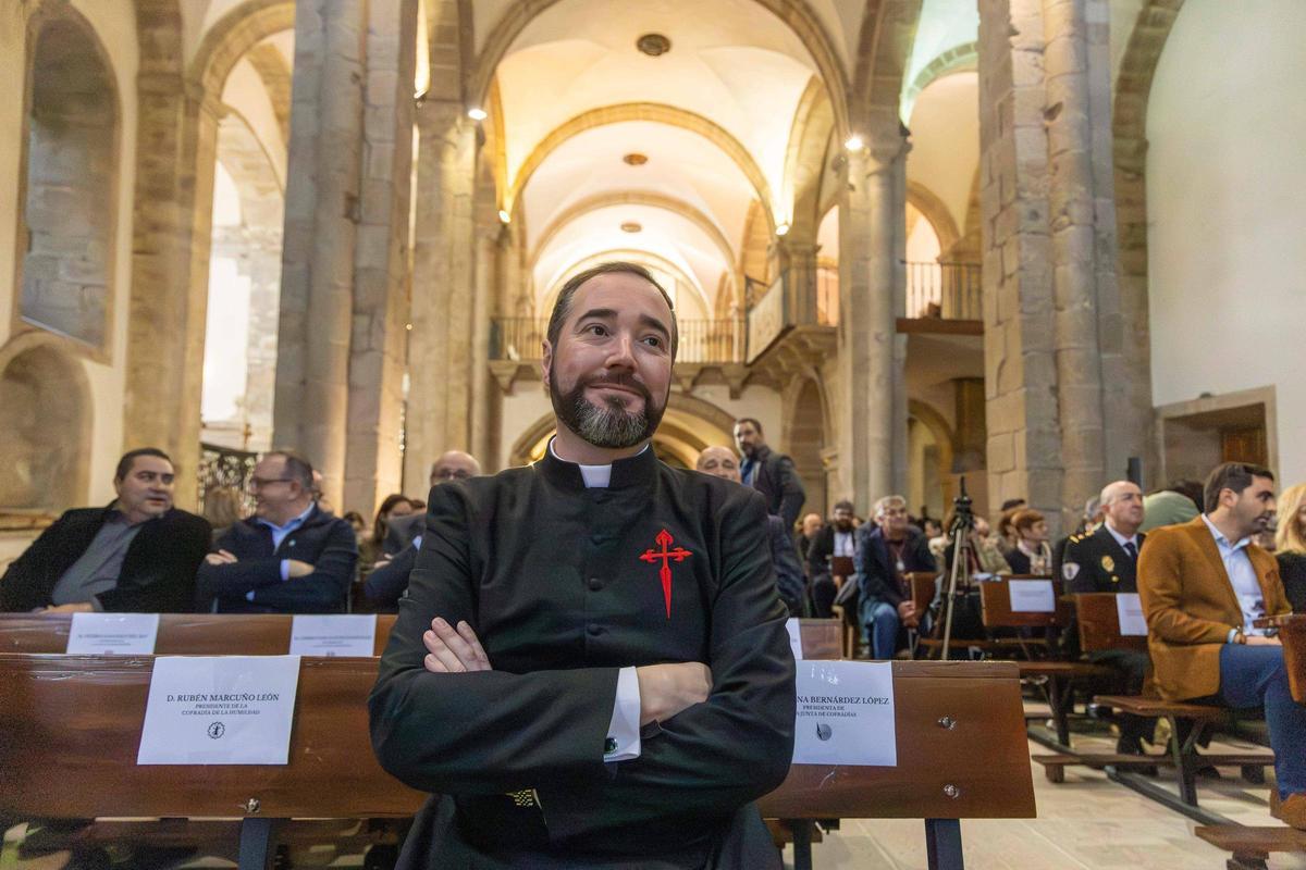 D. Víctor Suárez Gondar: "La Semana Santa de Santiago ya late en los muros de la ciudad"