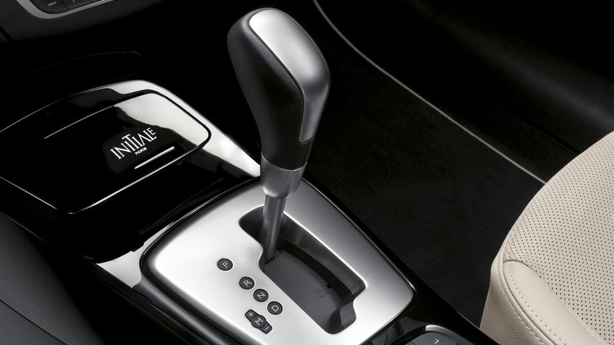 La OCU advierte de que seis modelos de Renault y uno de Dacia tienen problemas con el freno de mano
