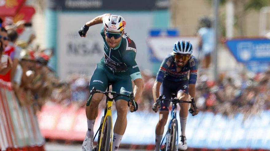 El gran Wout van Aert s’exhibeix al forn granadí de la Vuelta