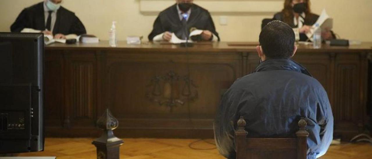 El violador del Alto de San Lázaro durante el juicio en la Audiencia.
