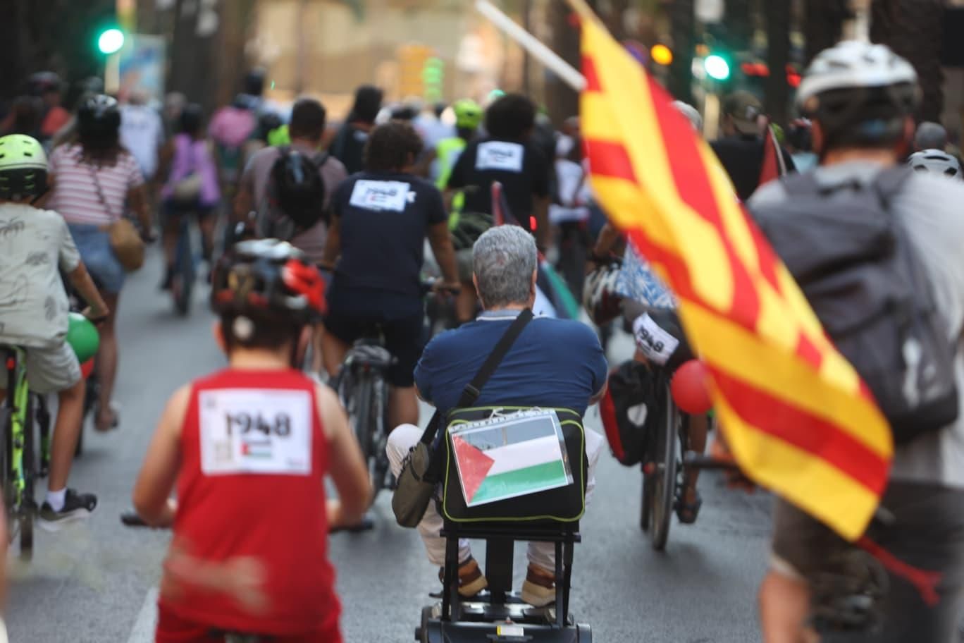 La revuelta ciclista en Alicante por Palestina, en imágenes