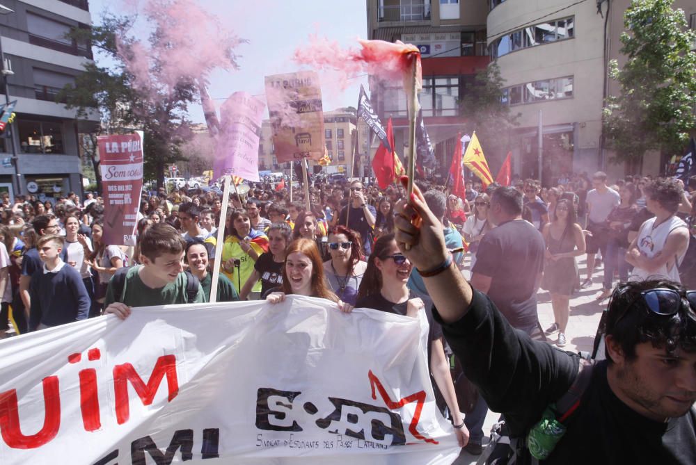 Manifestació d''estudiants universitaris a Girona