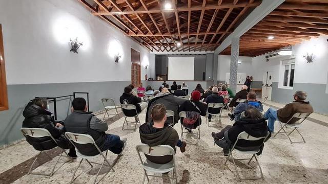 Asamblea vecinal en Farasdués. |