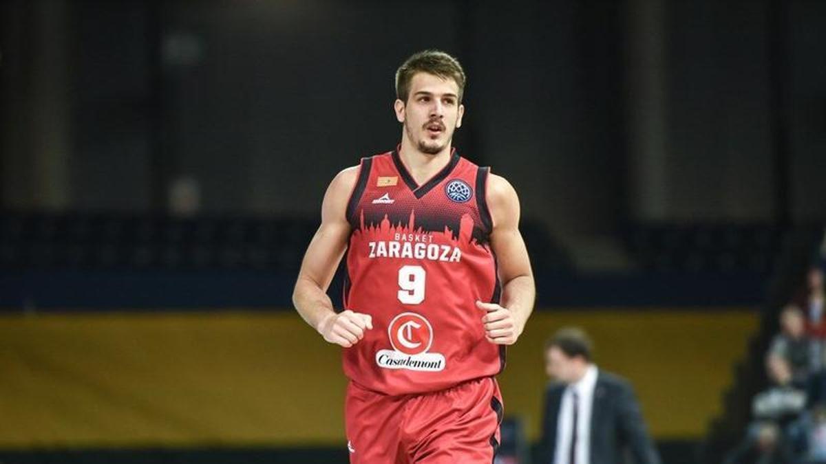Nico Brussino, en un partido de la Basketball Champions League con el Casademont Zaragoza.