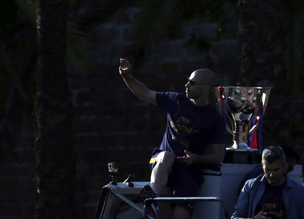 El Barça celebra la Lliga amb una rua pels carrers de Barcelona