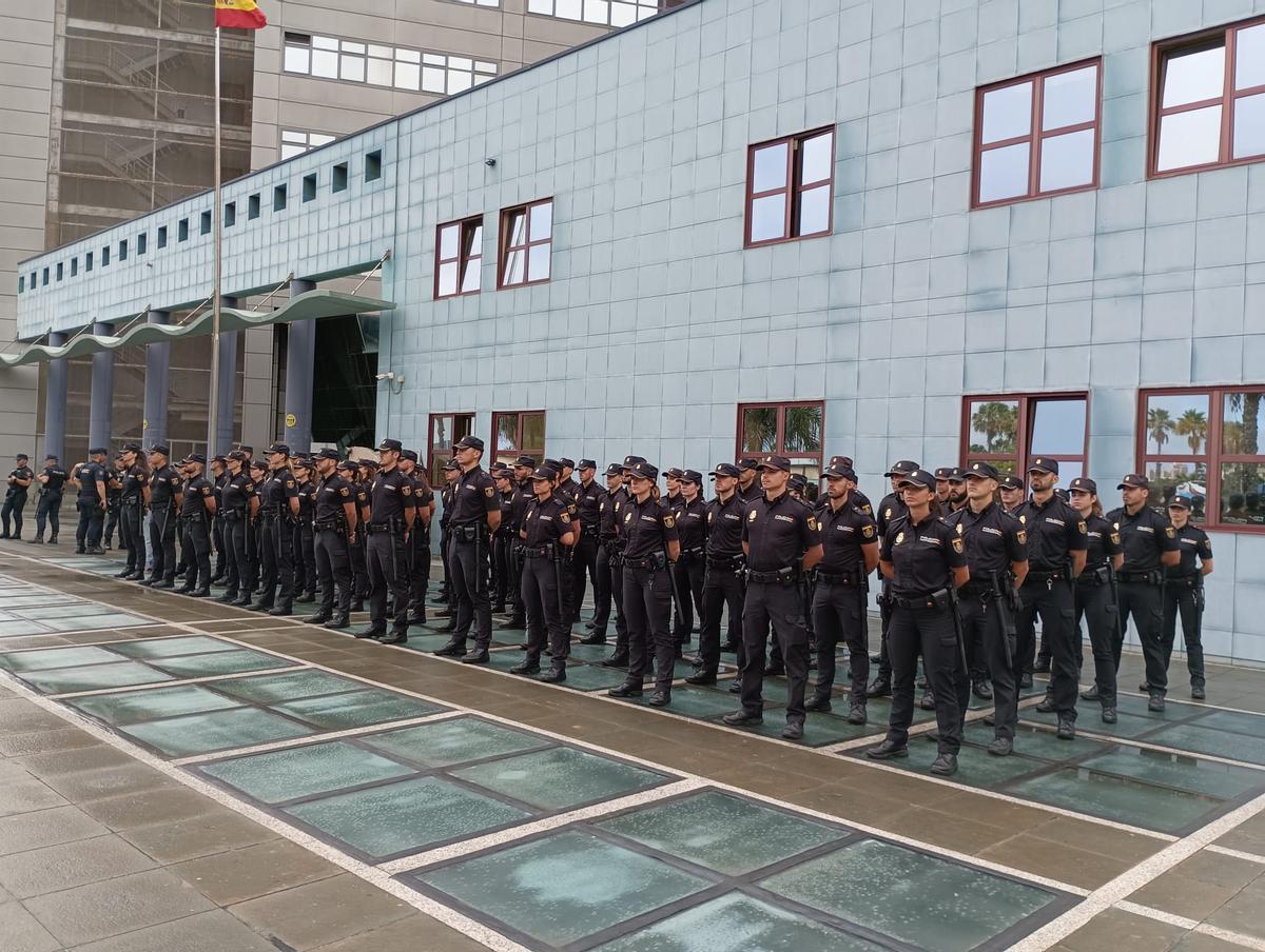 Presentación de los nuevos 184 policías nacionales en Canarias.