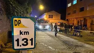 Bomberos de Arteixo, Betanzos y A Coruña acuden a un fuego que quemó dos casas en Vilaboa