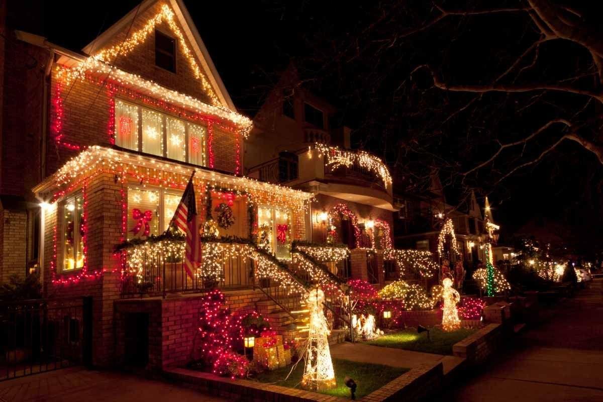 Elegante decoración de Navidad en Dyker Heights, Nueva York