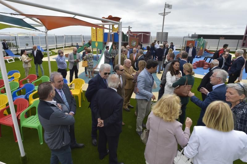 Inauguración de la "terraza solidaria" en el Mater