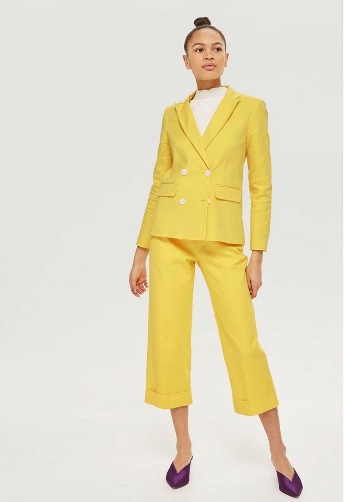 Traje amarillo con culotte de Topshop