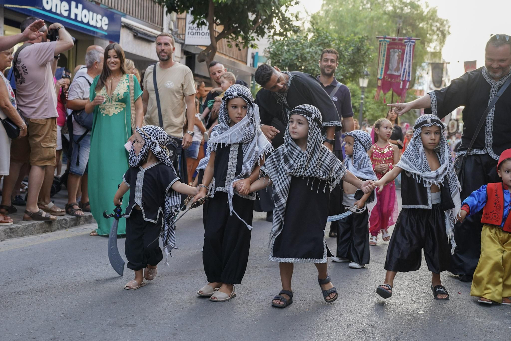 Desfile y parlamento de Moros y Cristianos de Paterna