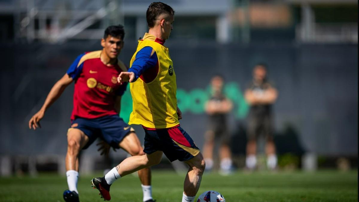 Los jugadores disponibles del Barça se entrenan en la Ciudad Deportiva