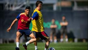 Los jugadores disponibles del Barça se entrenan en la Ciudad Deportiva