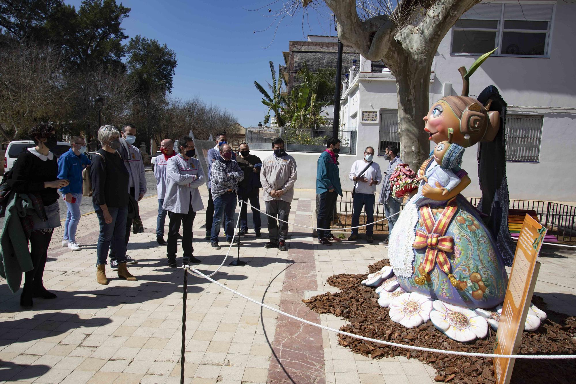 Carcaixent planta cinco monumentos simbólicos