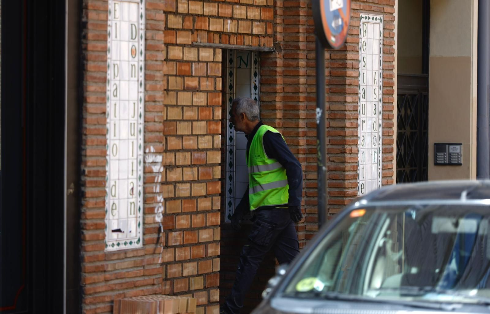 Así ha sido el desalojo de una vivienda en la calle de Don Teobaldo en Zaragoza