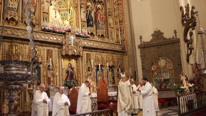 El obispo, durante la celebración de la eucaristía