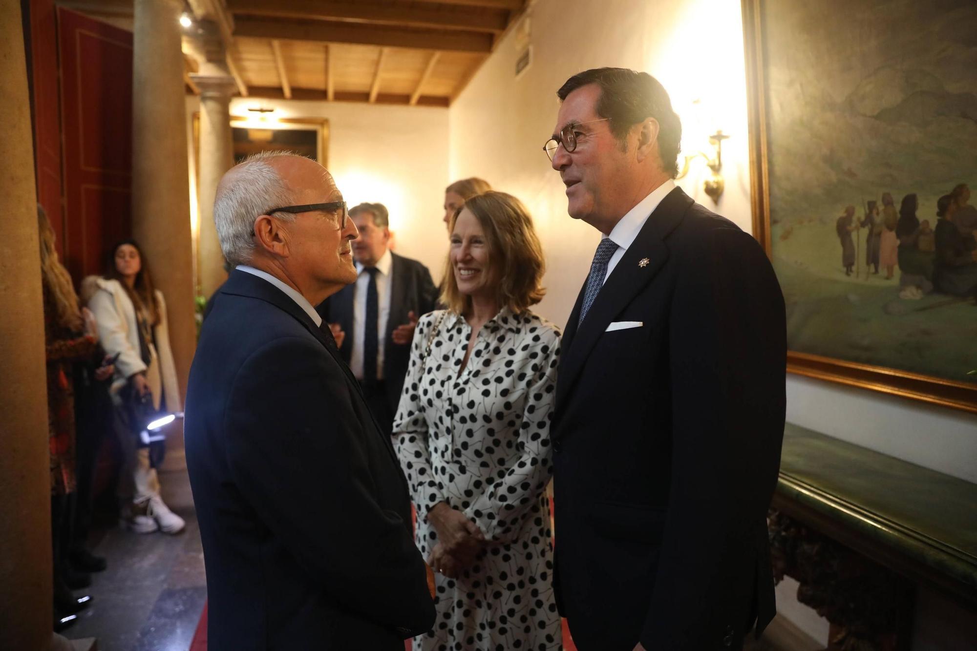 EN IMÁGENES: Personalidades, políticos y premiados se dan cita en el hotel de la Reconquista antes de la ceremonia de entrega de los Premios "Princesa"