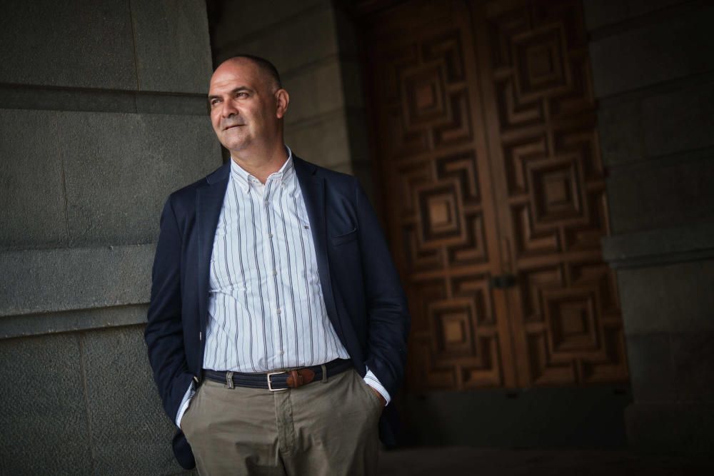 Aniano Cabrera, en las dependencias del Cabildo de Tenerife.