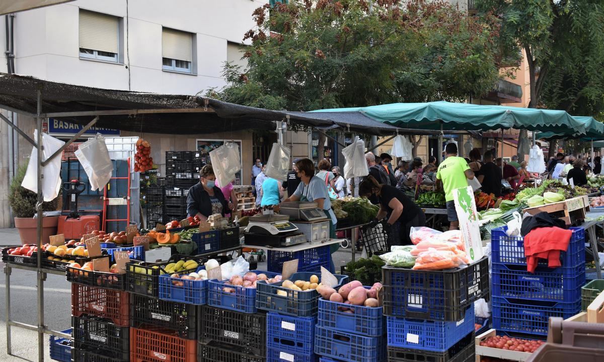 El mercat setmanal de Mollet del Vallès recupera la seva ubicació prepandèmia El mercat setmanal de Mollet del Vallès recupera la seva ubicació prepandèmia