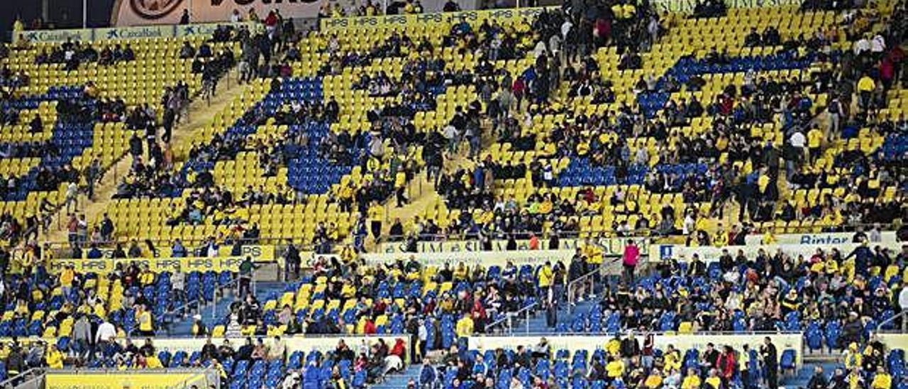Imagen de una parte de la Grada Sur del Estadio de Gran Canaria durante el partido entre la UD Las Palmas y el Cádiz el pasado 14 de abril.