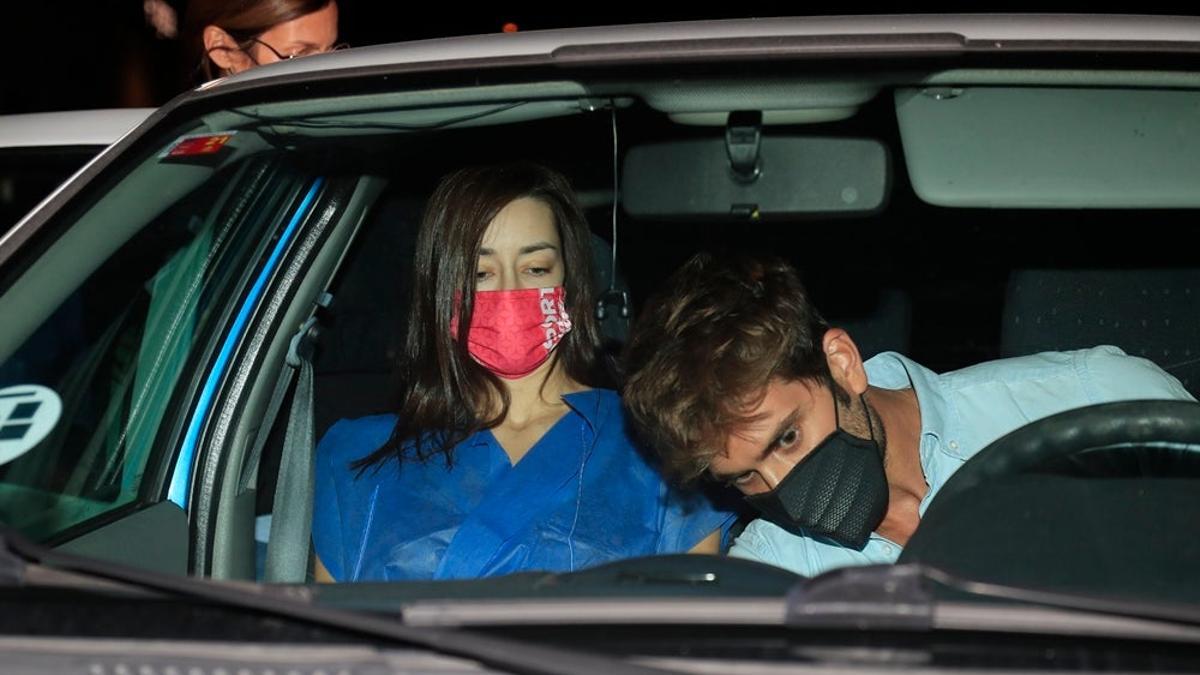 Adara Molinero y Rodri Fuertes en el coche