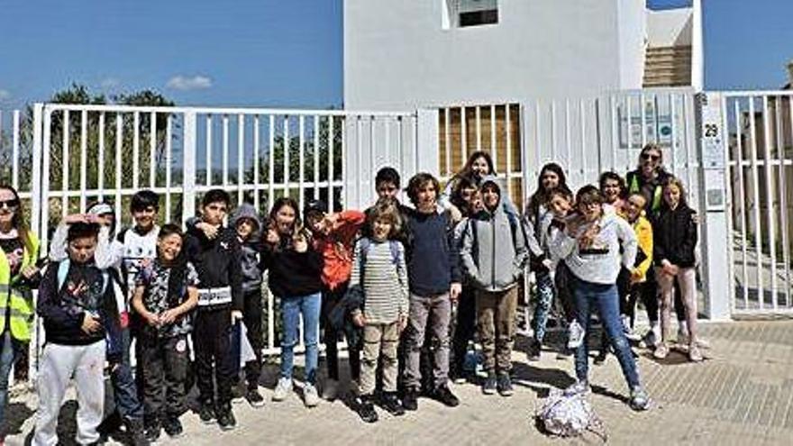 Estudiantes del CEIP Sant Carles en una visita al Observatorio de Puig des Molins.