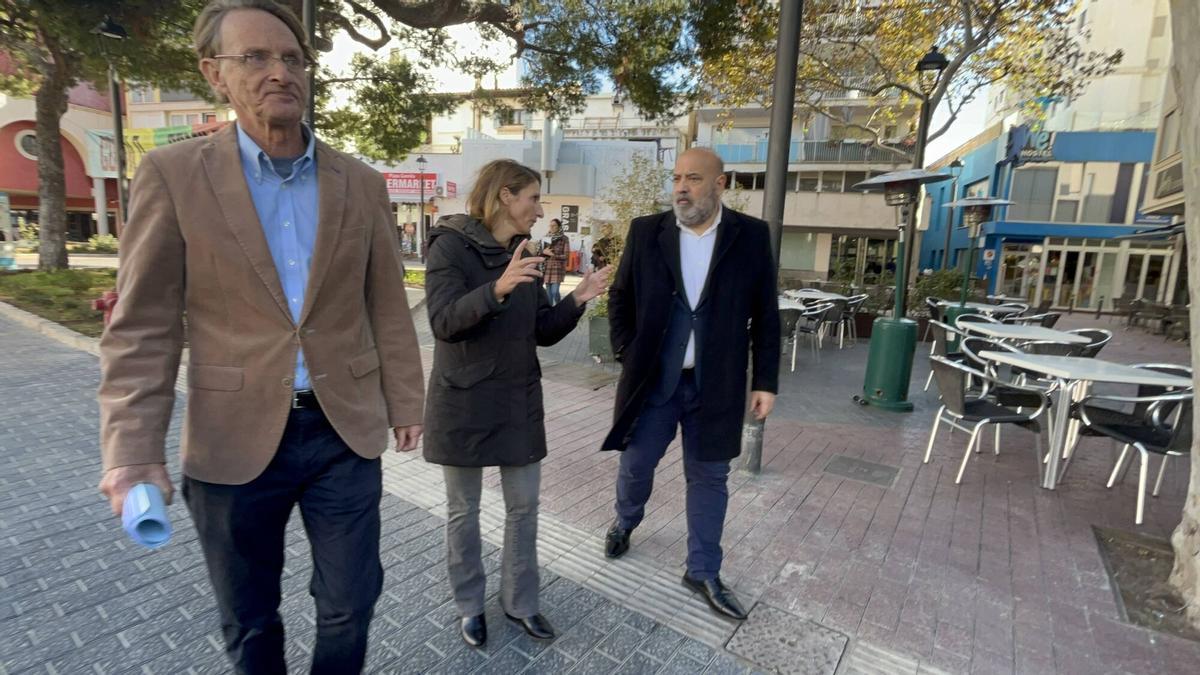VÍDEO | Jaime Martínez visita el final de las obras de la plaza Gomila y la avenida Joan Miró