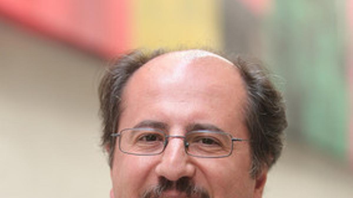 José Luis Orihuela, profesor, consultor y escritor