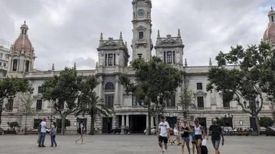 Grezzi: «No habrá ensayos en  la plaza del Ayuntamiento; la peatonalización será definitiva»